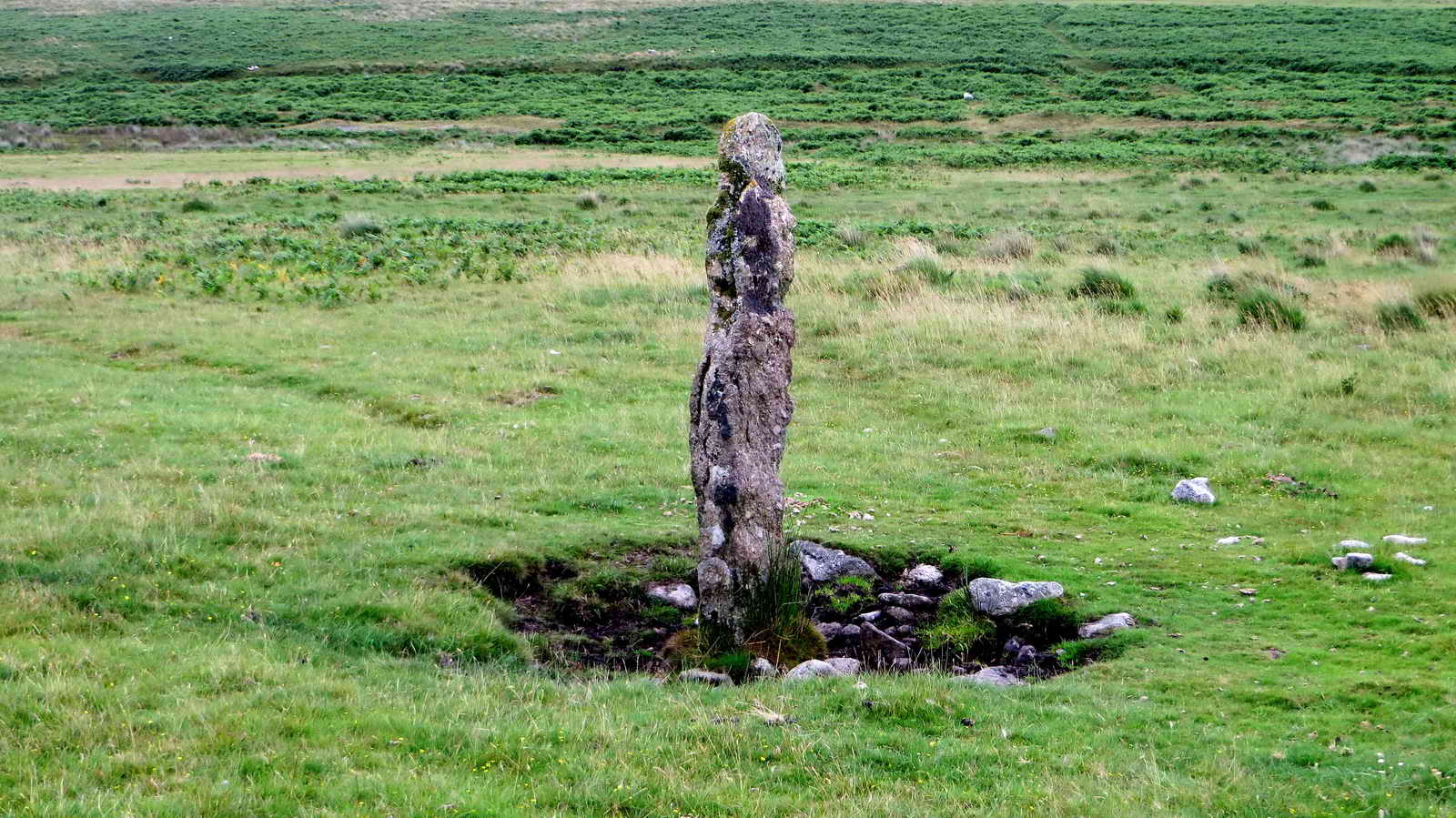 It’s a rougher stone than those of the other monuments, so perhaps made of more faulted and more easily weathered granite?