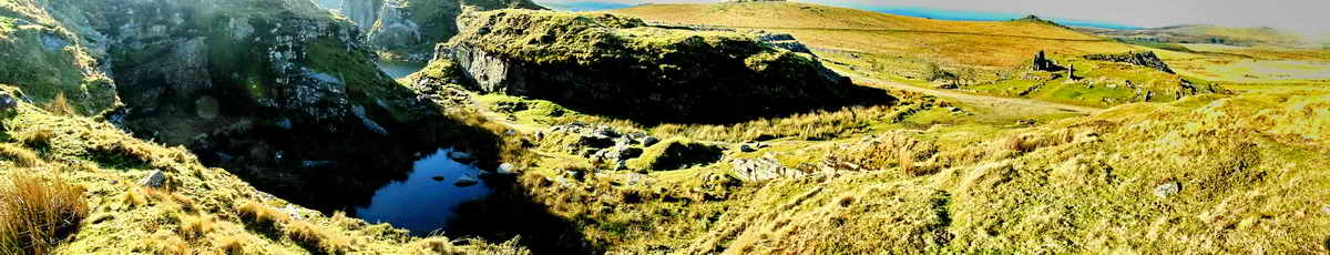 Panorama showing the ruins of Hill Cottages and Big Tip on the right