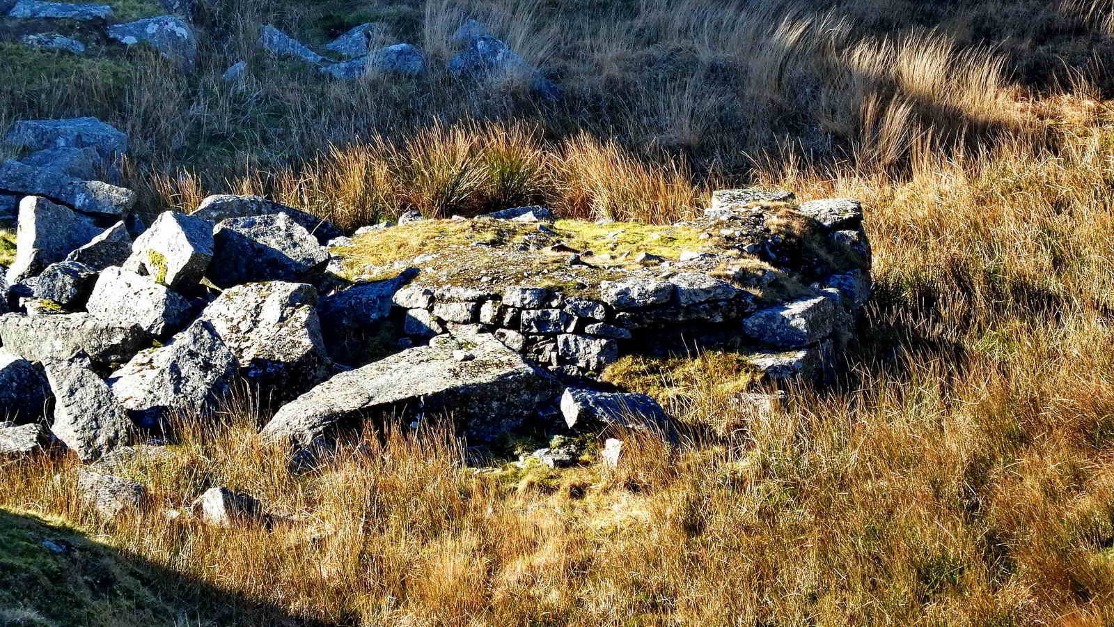 One of the 7 crane bases in the quarry