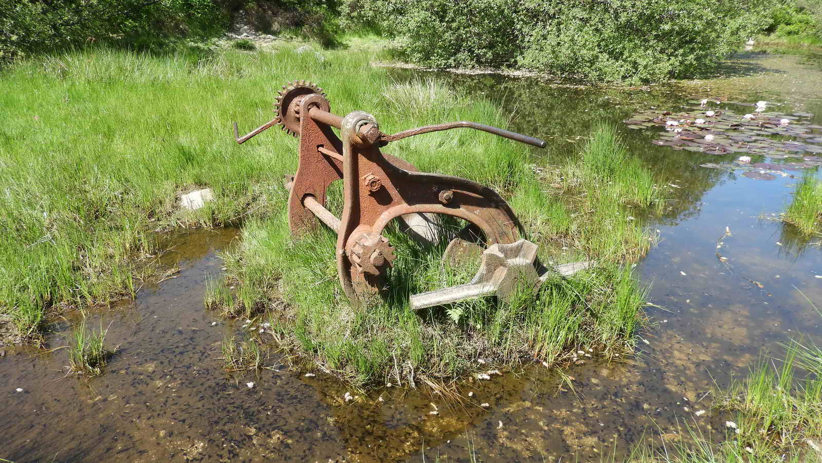 Another view of the winding gear - or as known locally, “The mangle”