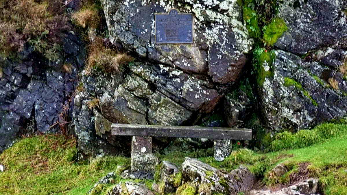 Southern Seat with Plaque