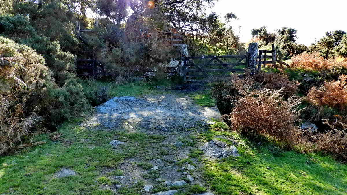 Doe Tor Bridge at the entrance to Doe Tor Farm