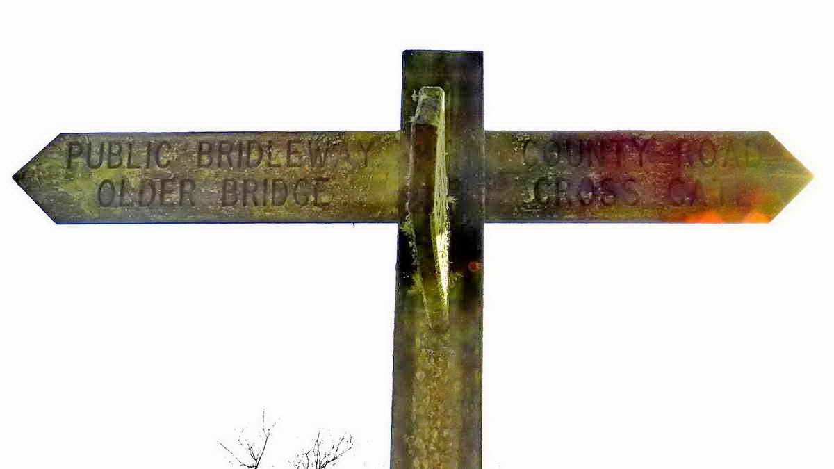 PUBLIC BRIDLEWAY OLDER BRIDGE / COUNTY ROAD CROSS GATE. Older Bridge is at SX 5981 7055, out past Crazy Well Pool where the old Abbot’s Way crosses Devonport leat. Presumably the bridge was built when the leat was built (around 1801) so that the old track could still be used without hindrance