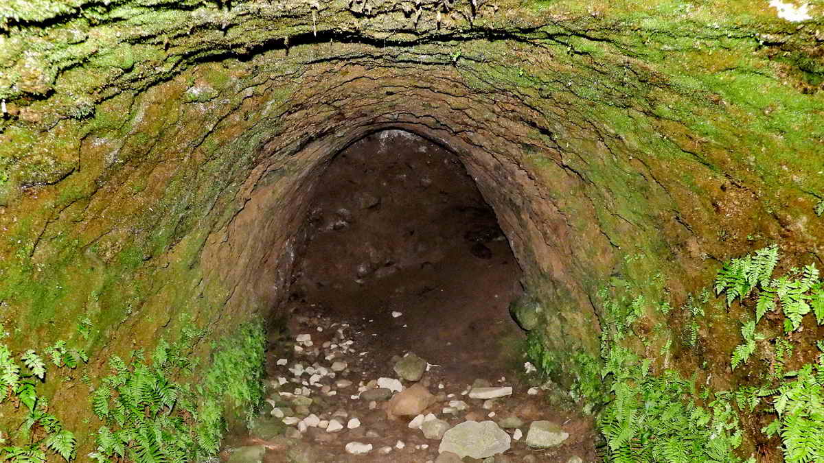 The interior of the “cave”, showing it is dug into growan or the ground and not constructed of stone