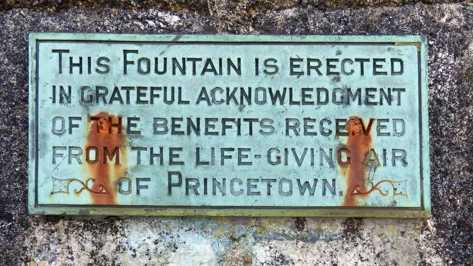 Notice by the fountain