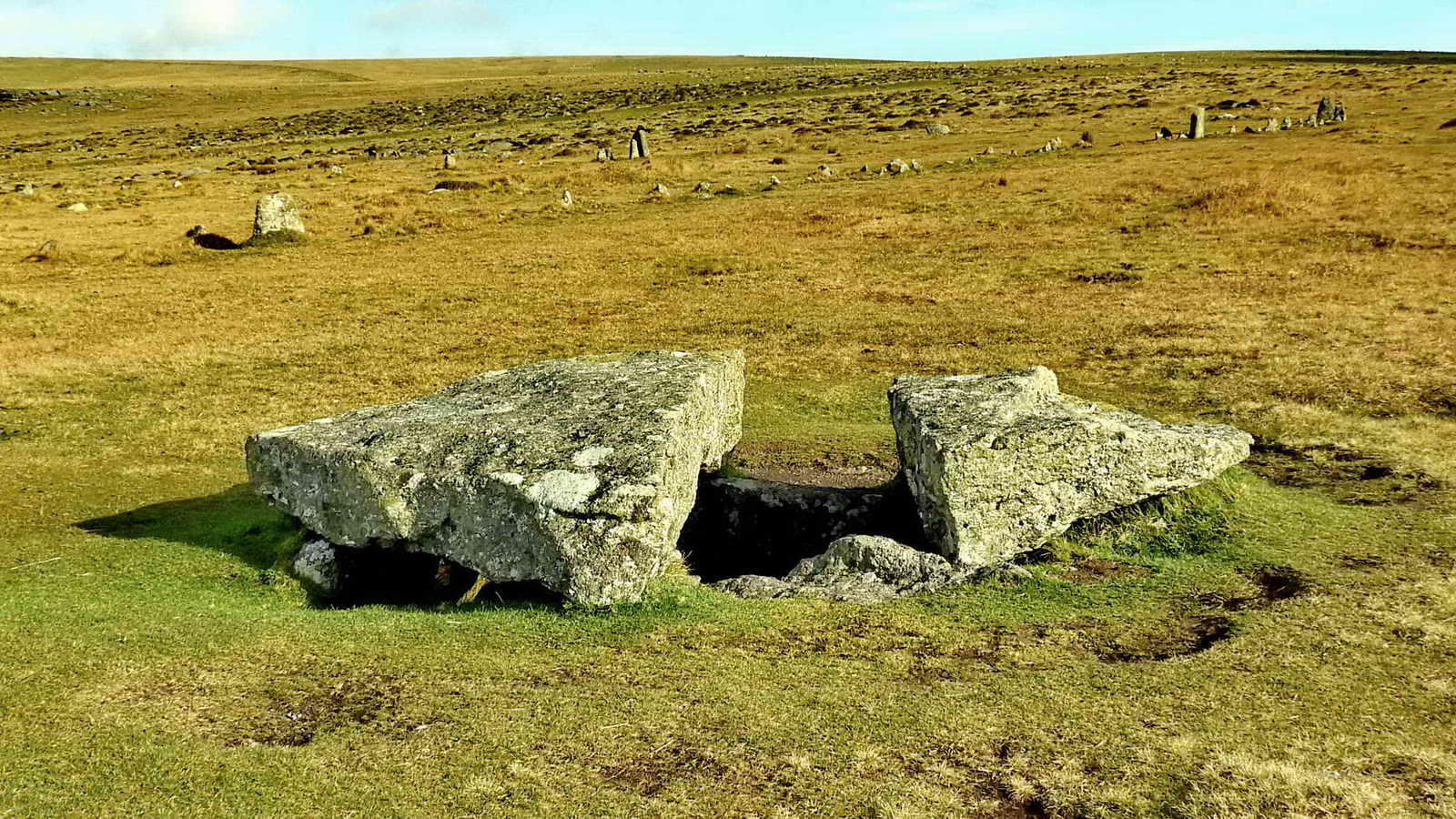 The large cist beside the southern row