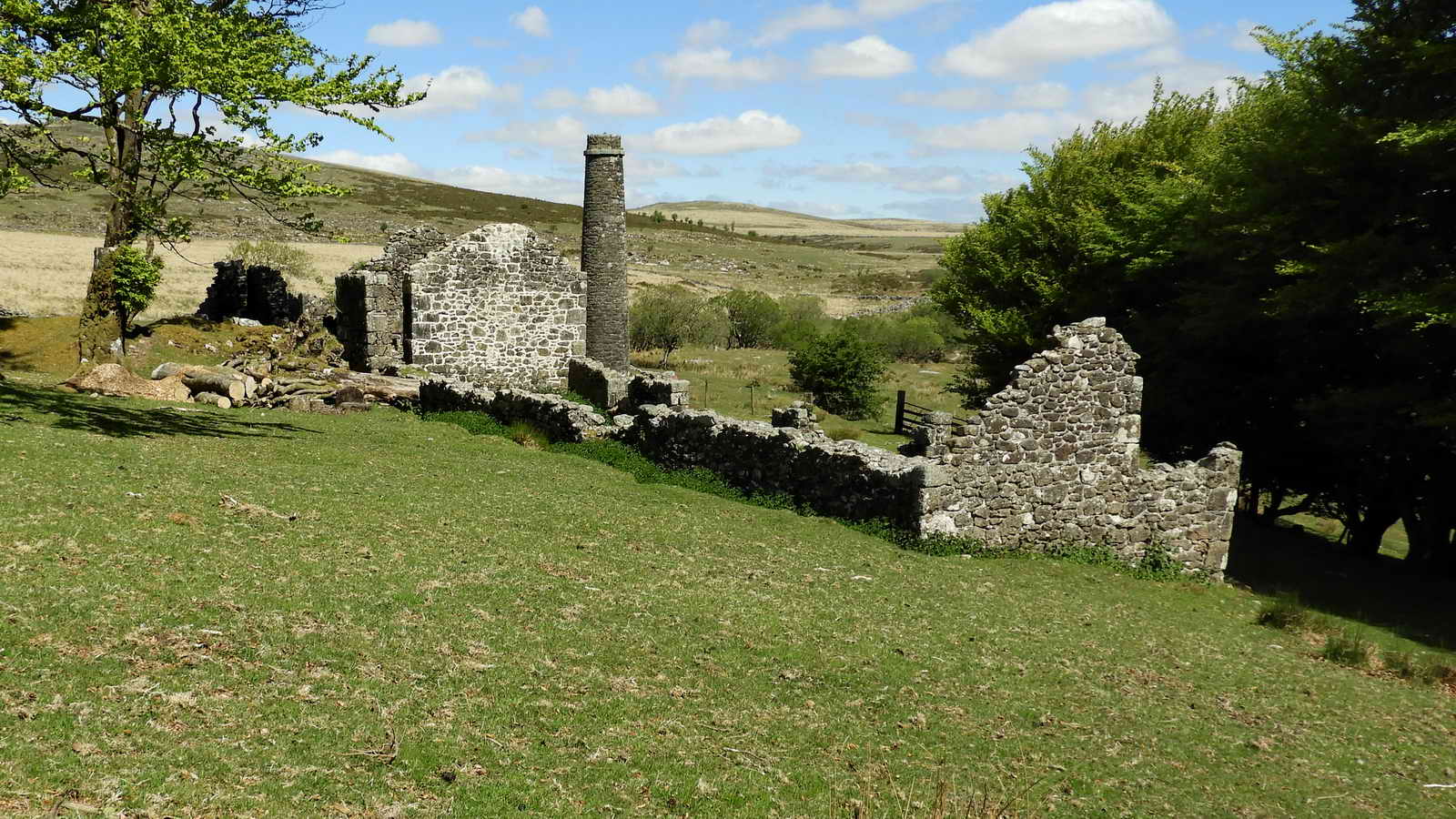 Scene from behind, with the North Chimney in the view